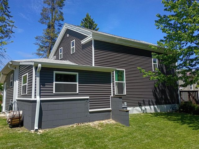 16 N Adams STREET, Elkhorn, WI 53121