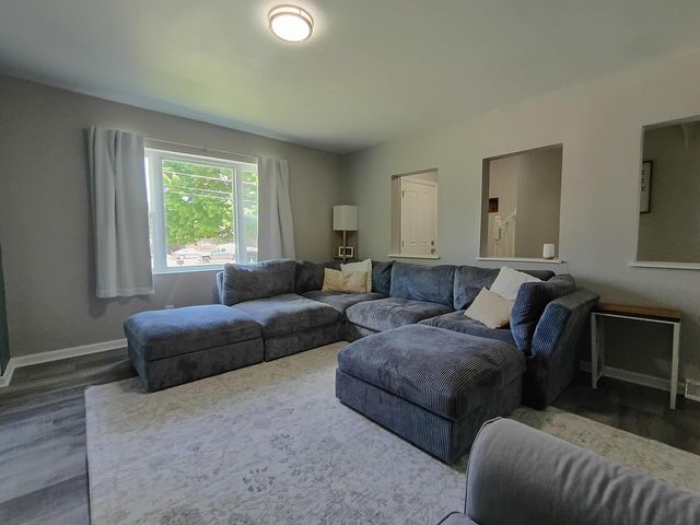 16 N Adams STREET, Elkhorn, WI 53121