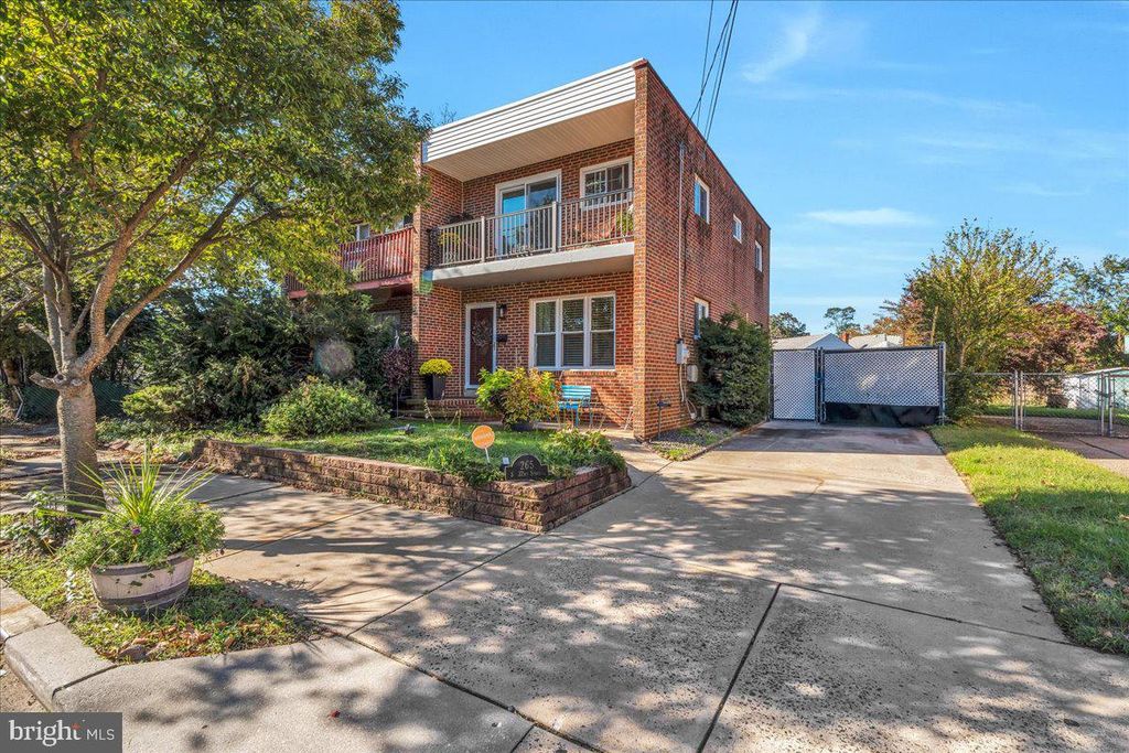 265 S 32ND ST, Camden, NJ 08105