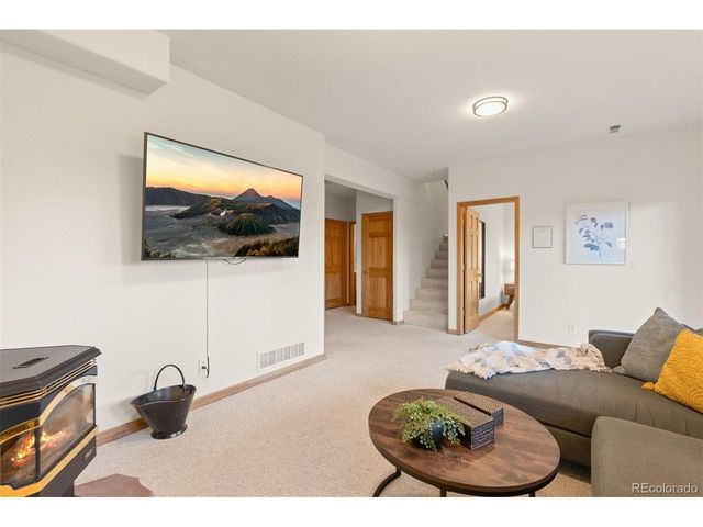 100 Apache Rd, Evergreen, CO 80439