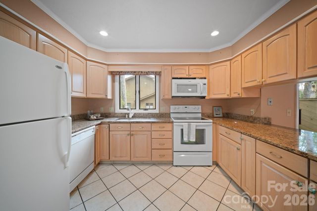 301 N Scarlet Oak Lane, Hendersonville, NC 28791