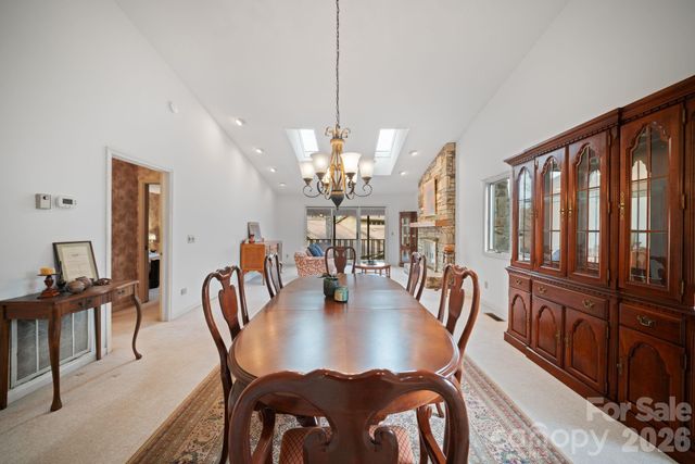 301 N Scarlet Oak Lane, Hendersonville, NC 28791