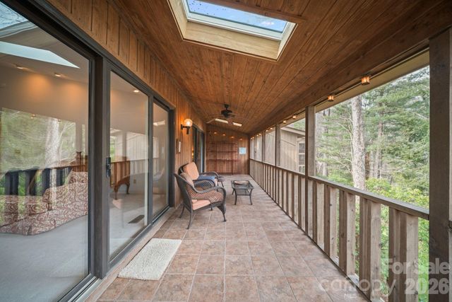 301 N Scarlet Oak Lane, Hendersonville, NC 28791