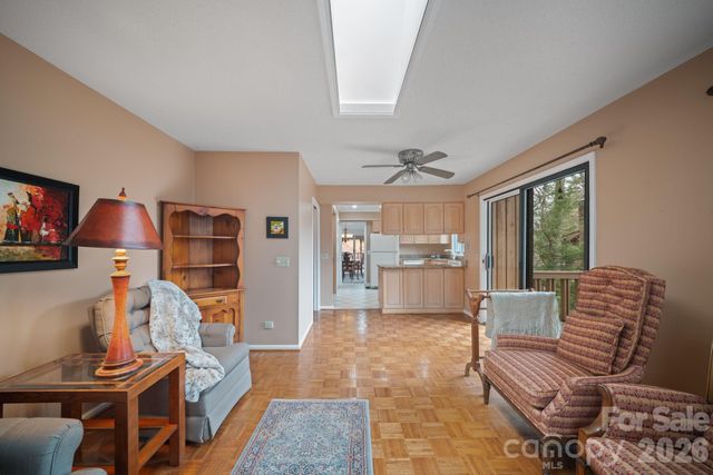 301 N Scarlet Oak Lane, Hendersonville, NC 28791