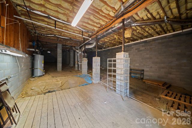 301 N Scarlet Oak Lane, Hendersonville, NC 28791