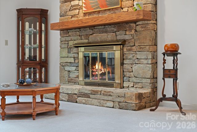 301 N Scarlet Oak Lane, Hendersonville, NC 28791