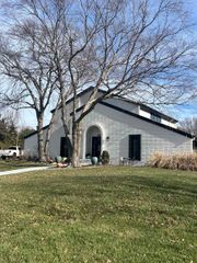 9122 E Windwood Ct, Wichita, KS 67226