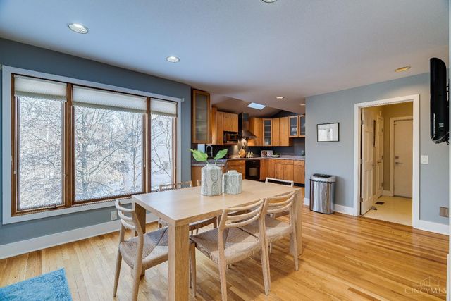 9883 Fawnrun Court, Evendale, OH 45241