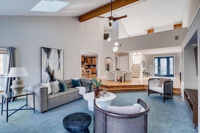 9883 Fawnrun Court, Evendale, OH 45241