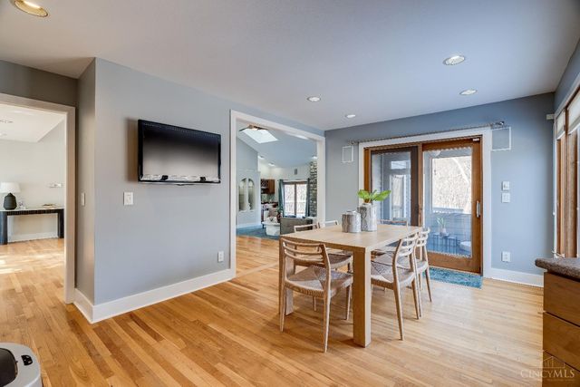 9883 Fawnrun Court, Evendale, OH 45241