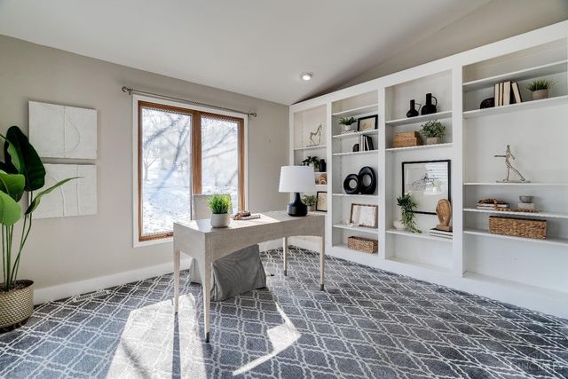 9883 Fawnrun Court, Evendale, OH 45241