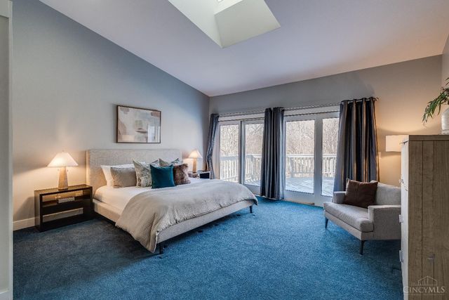 9883 Fawnrun Court, Evendale, OH 45241