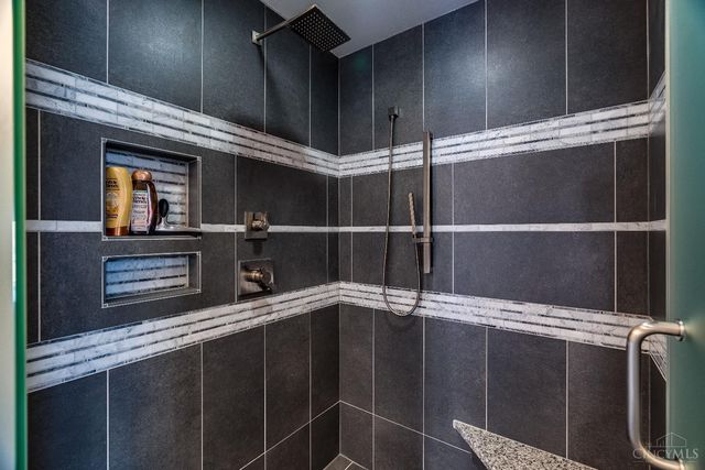 9883 Fawnrun Court, Evendale, OH 45241