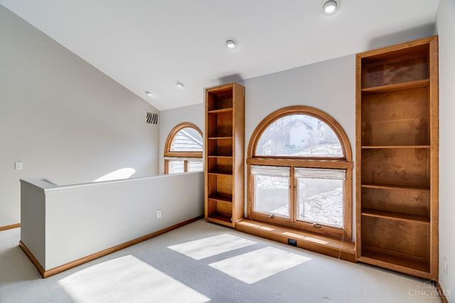 9883 Fawnrun Court, Evendale, OH 45241