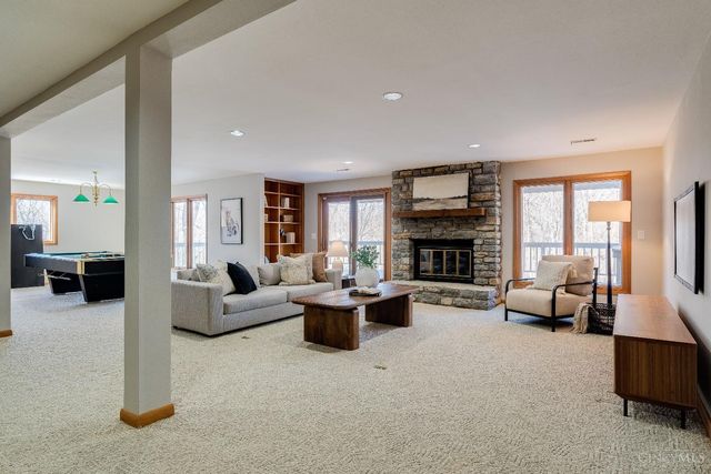 9883 Fawnrun Court, Evendale, OH 45241