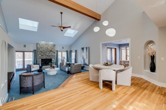 9883 Fawnrun Court, Evendale, OH 45241