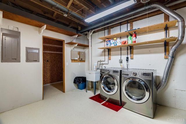 9883 Fawnrun Court, Evendale, OH 45241