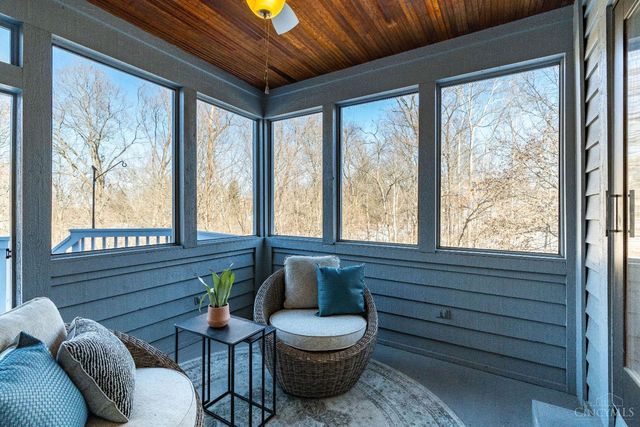 9883 Fawnrun Court, Evendale, OH 45241