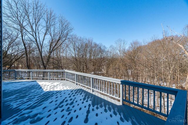 9883 Fawnrun Court, Evendale, OH 45241