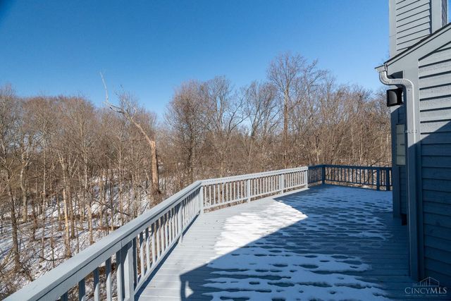 9883 Fawnrun Court, Evendale, OH 45241