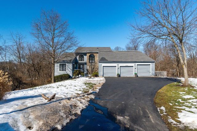 9883 Fawnrun Court, Evendale, OH 45241