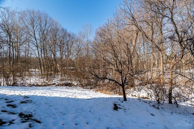 9883 Fawnrun Court, Evendale, OH 45241