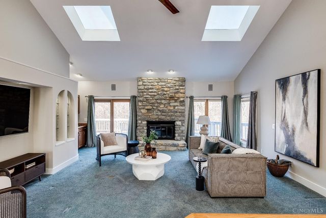 9883 Fawnrun Court, Evendale, OH 45241