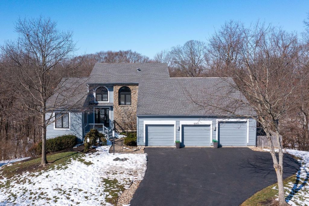 9883 Fawnrun Court, Evendale, OH 45241