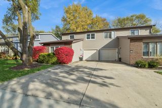 323 Morningside Drive B, Bloomingdale, IL 60108