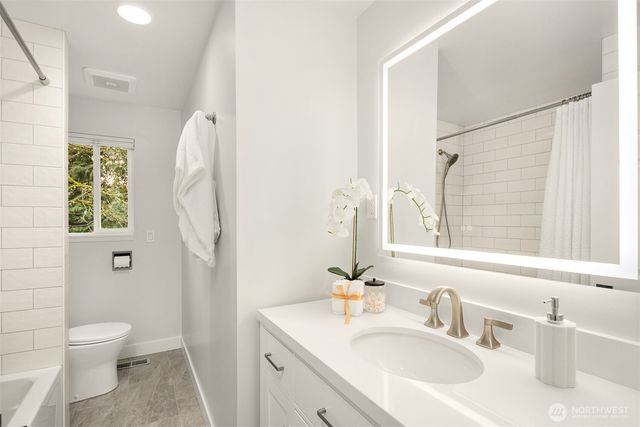 4615 88th Avenue SE, Mercer Island, WA 98040