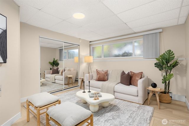 4615 88th Avenue SE, Mercer Island, WA 98040