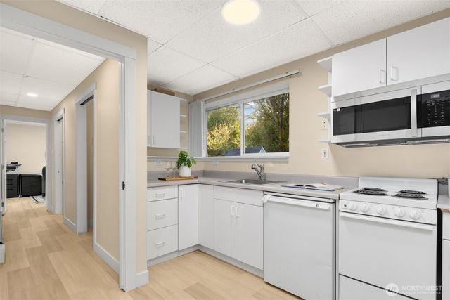 4615 88th Avenue SE, Mercer Island, WA 98040