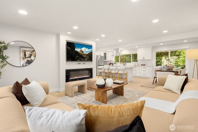 4615 88th Avenue SE, Mercer Island, WA 98040