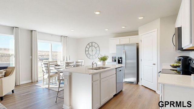 5510 N 189 Street, Elkhorn, NE 68022