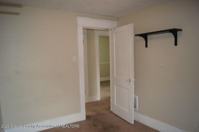 206 N Clemens Avenue, Lansing, MI 48912