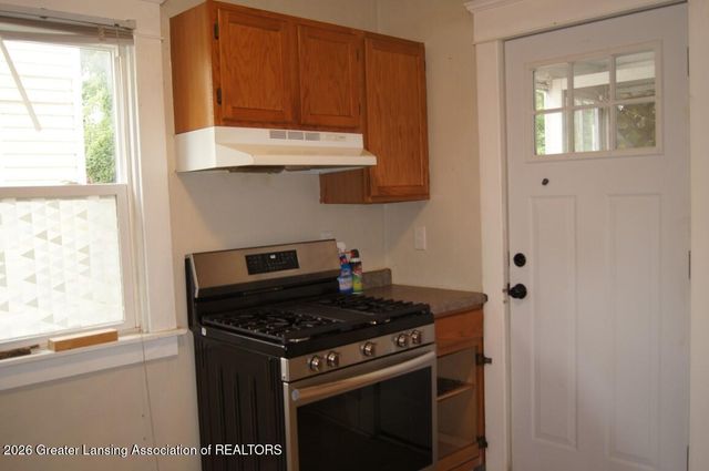 206 N Clemens Avenue, Lansing, MI 48912