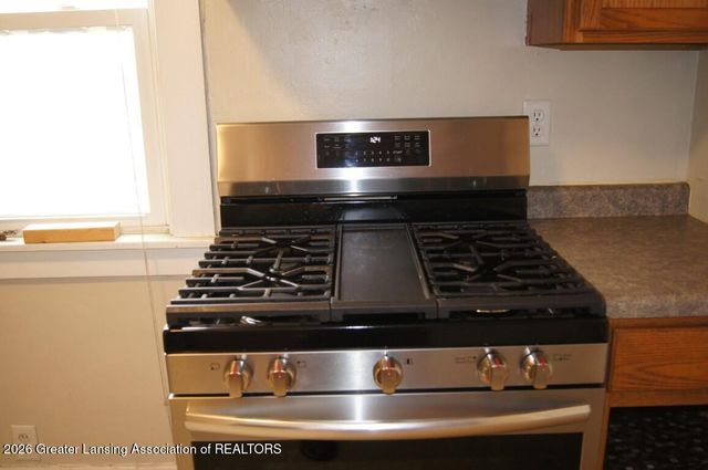 206 N Clemens Avenue, Lansing, MI 48912