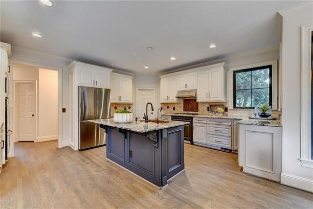 805 Longstone Landing, Alpharetta, GA 30022