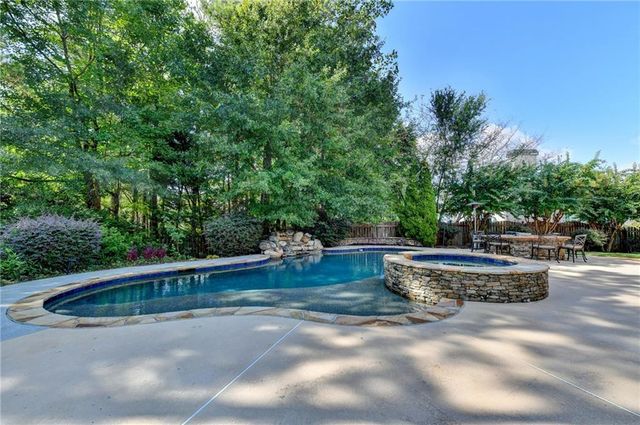 805 Longstone Landing, Alpharetta, GA 30022