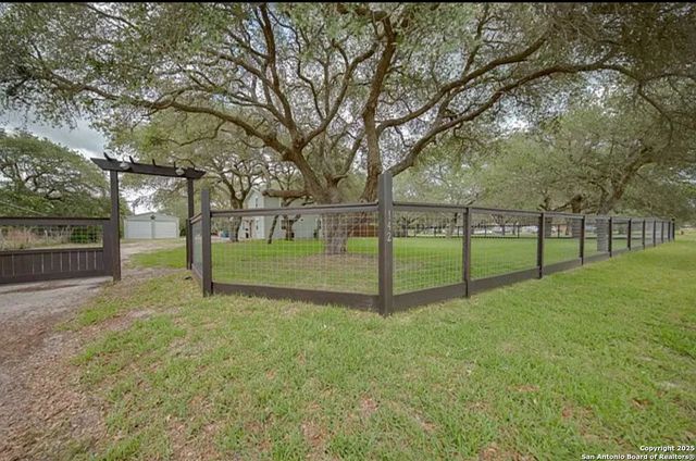 142 Vercie, Rockport, TX 78382