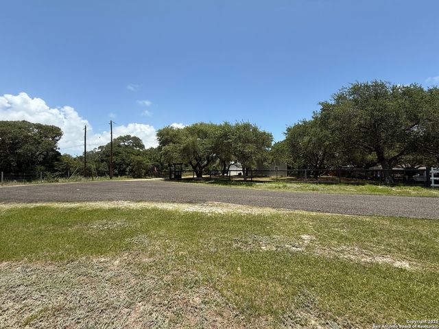 142 Vercie, Rockport, TX 78382