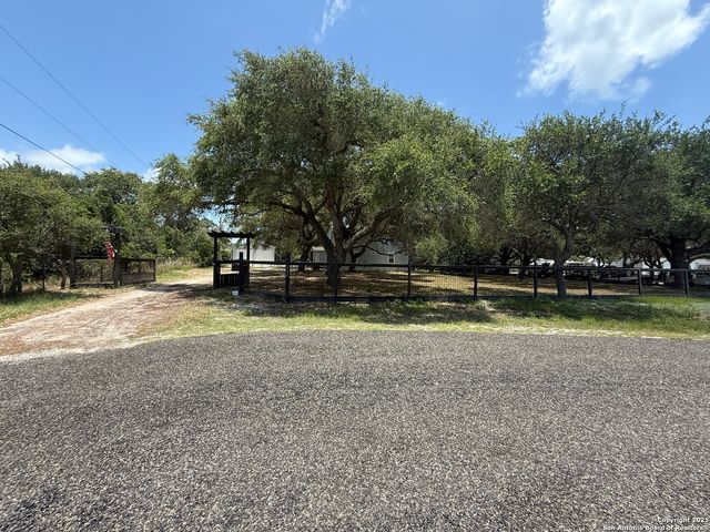142 Vercie, Rockport, TX 78382