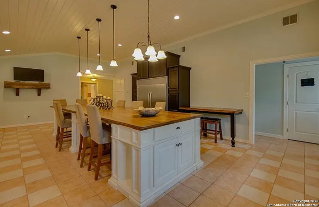 142 Vercie, Rockport, TX 78382