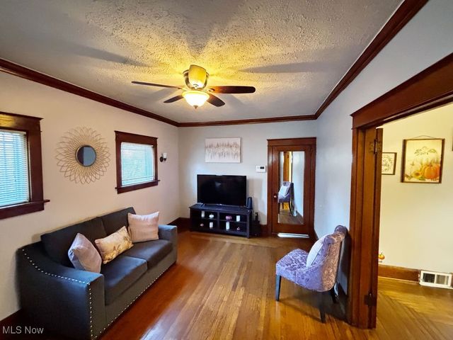 107 N Hartford Avenue, Youngstown, OH 44509