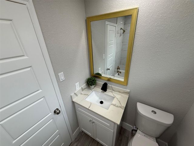 10007 Wren Street, La Porte, TX 77571