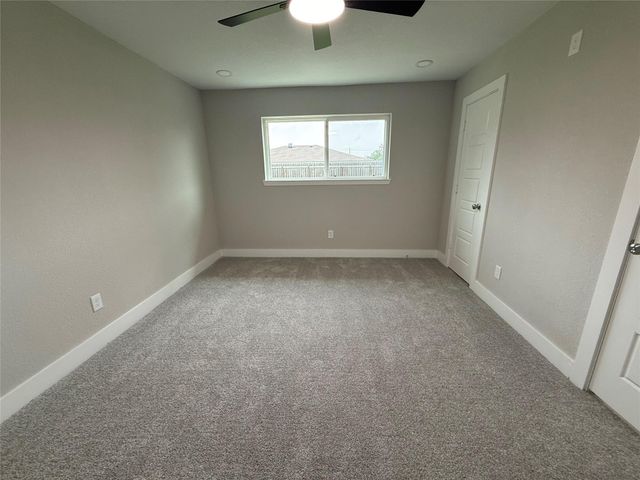 10007 Wren Street, La Porte, TX 77571
