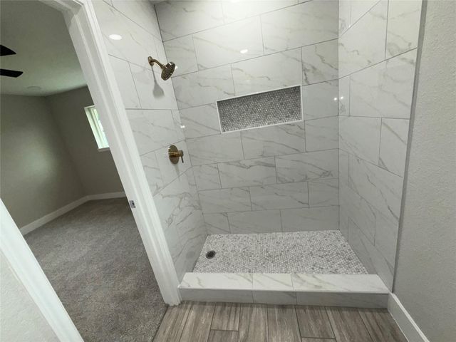 10007 Wren Street, La Porte, TX 77571