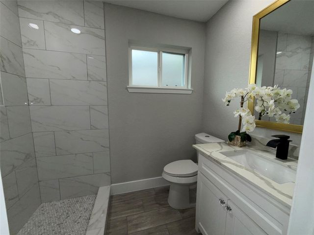 10007 Wren Street, La Porte, TX 77571