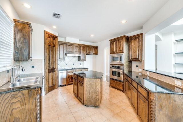 1331 Valley Vista Drive, Irving, TX 75063