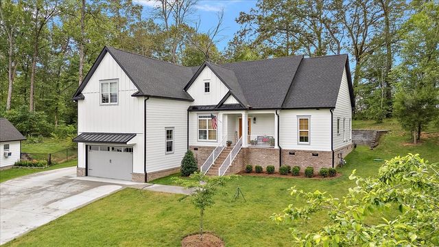 555 Station Cir, Tullahoma, TN 37388